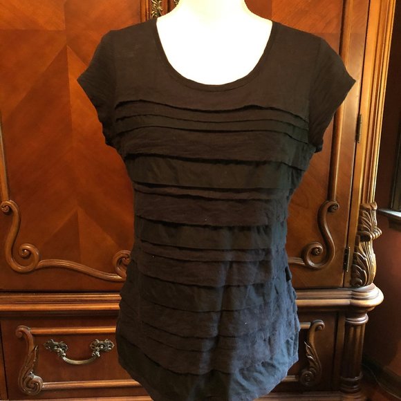 Liz Claiborne Tops - Liz Claiborne Tiered/Ruffled Top